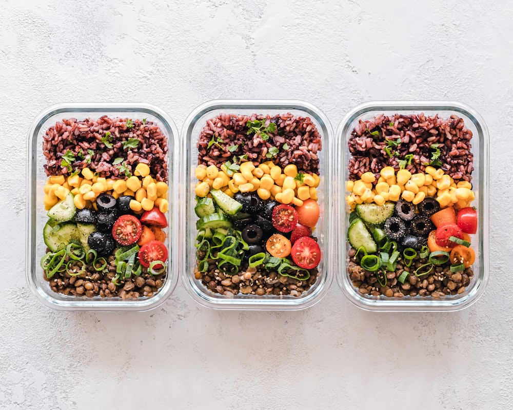 Weekly meal planning calendar and grocery list